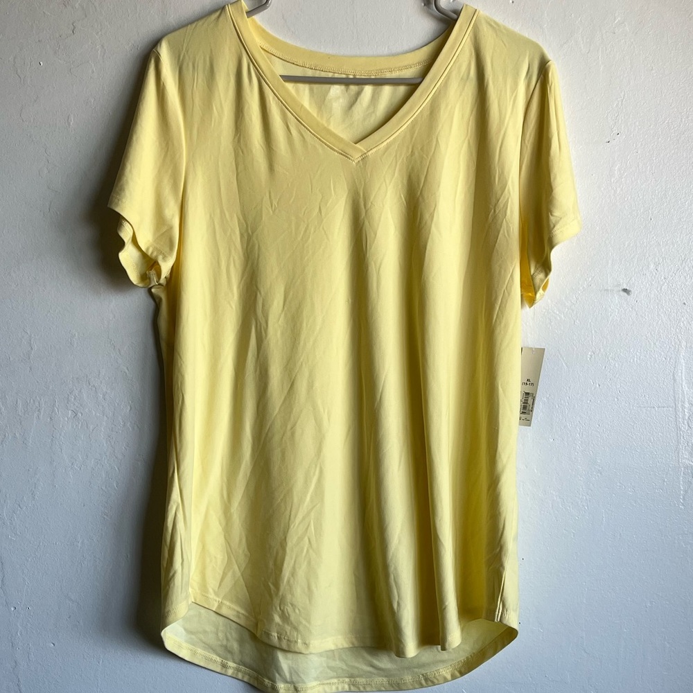 No Boundaries, lights yellow shirt. Size extra large